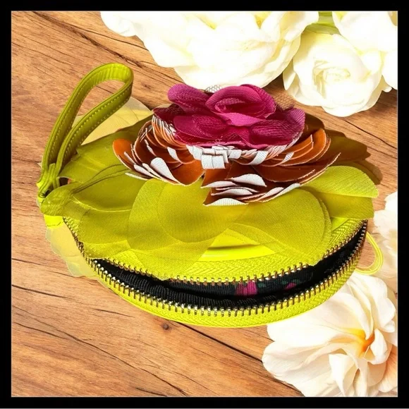 Betsey Johnson Wristlet ~ Round ~ Yellow ~ 3D Flower Applique ~ Pink Orange - Picture 4 of 11
